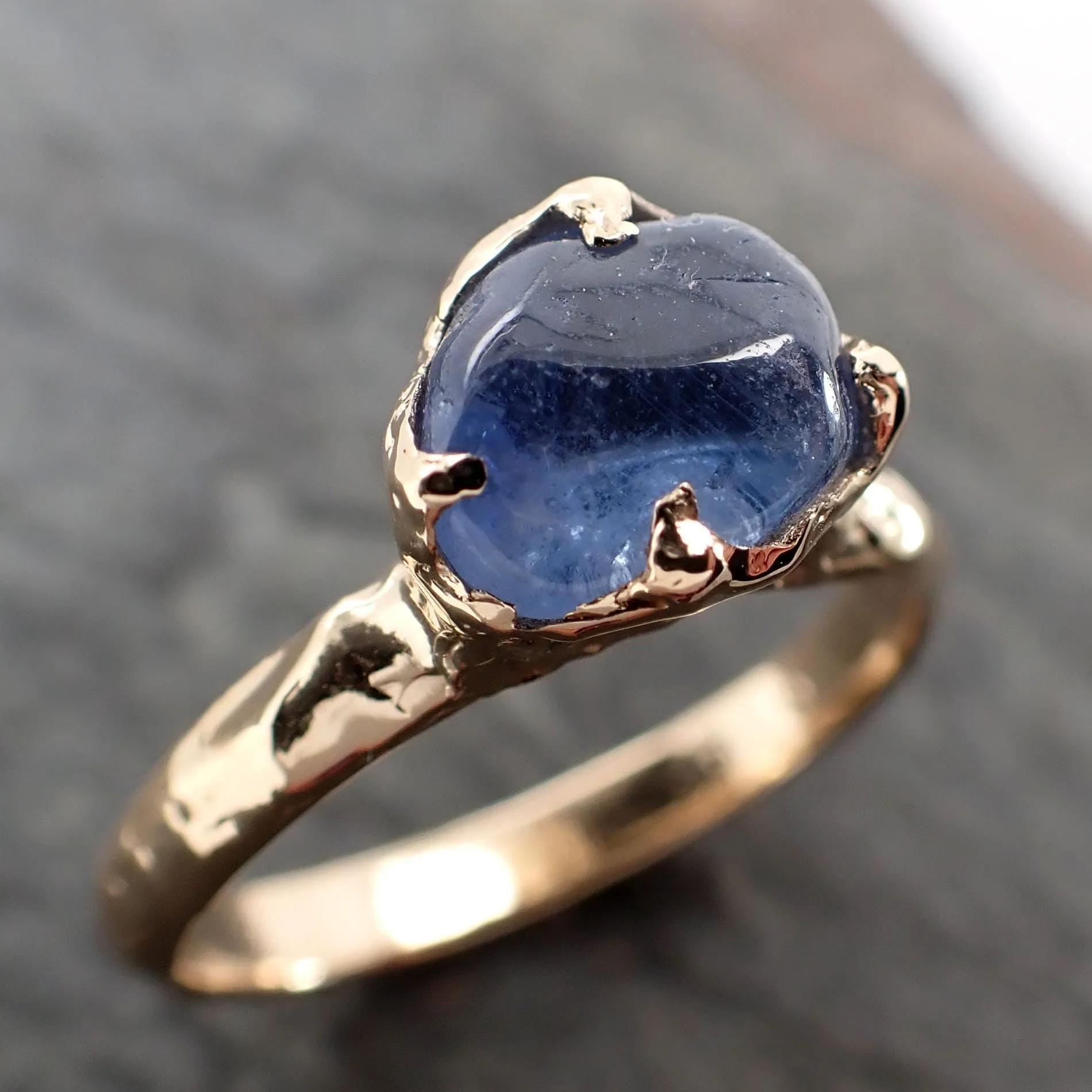 Sapphire tumbled yellow 18k gold Solitaire blue tumbled gemstone ring 2891
