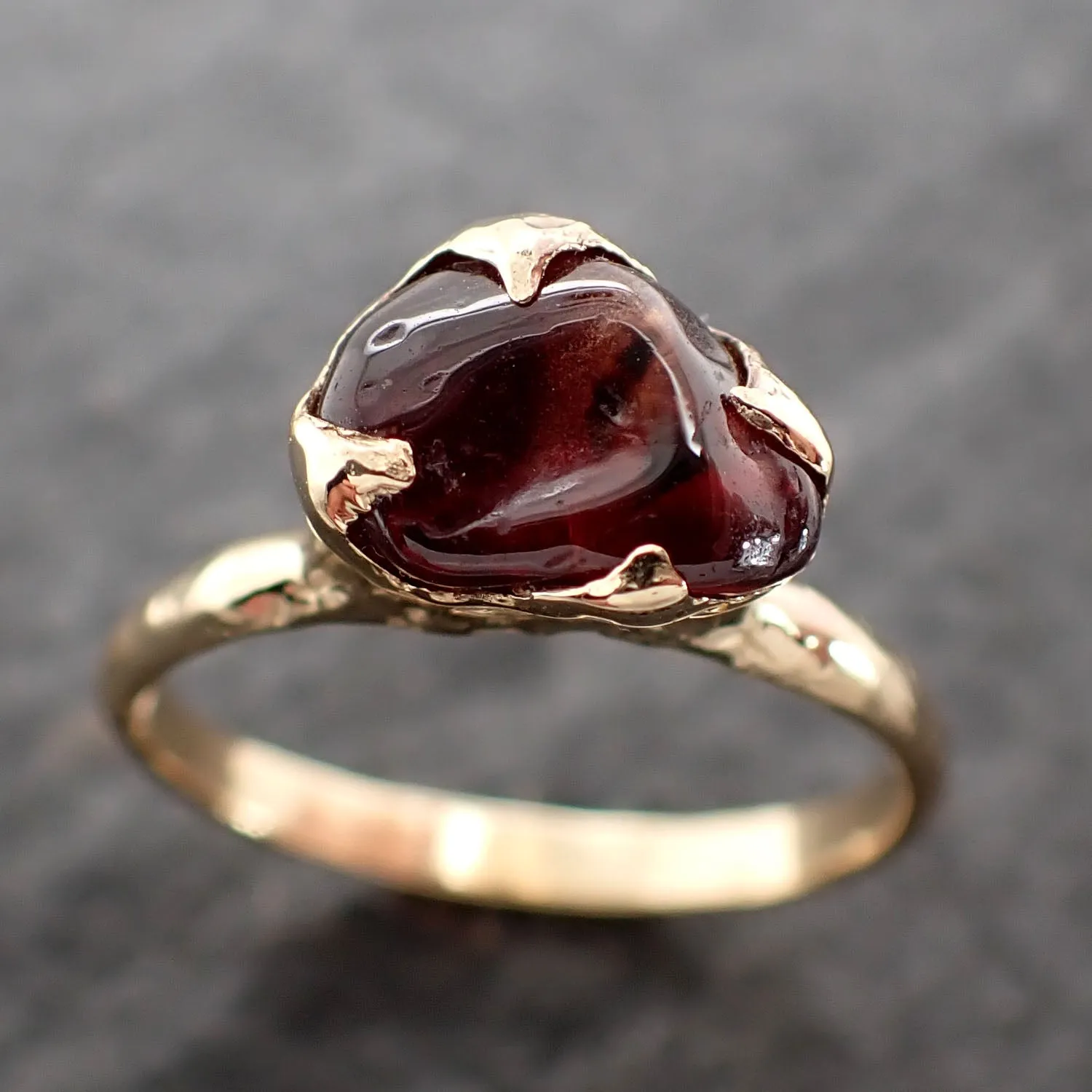 Sapphire tumbled yellow 18k gold Solitaire gemstone ring 2638