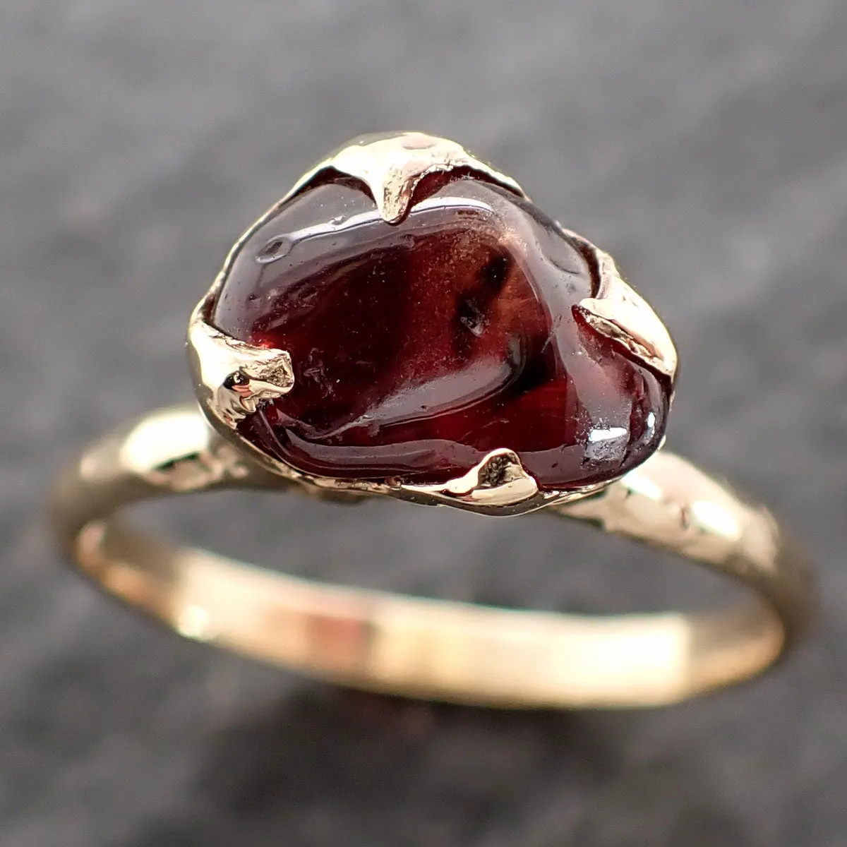 Sapphire tumbled yellow 18k gold Solitaire gemstone ring 2638