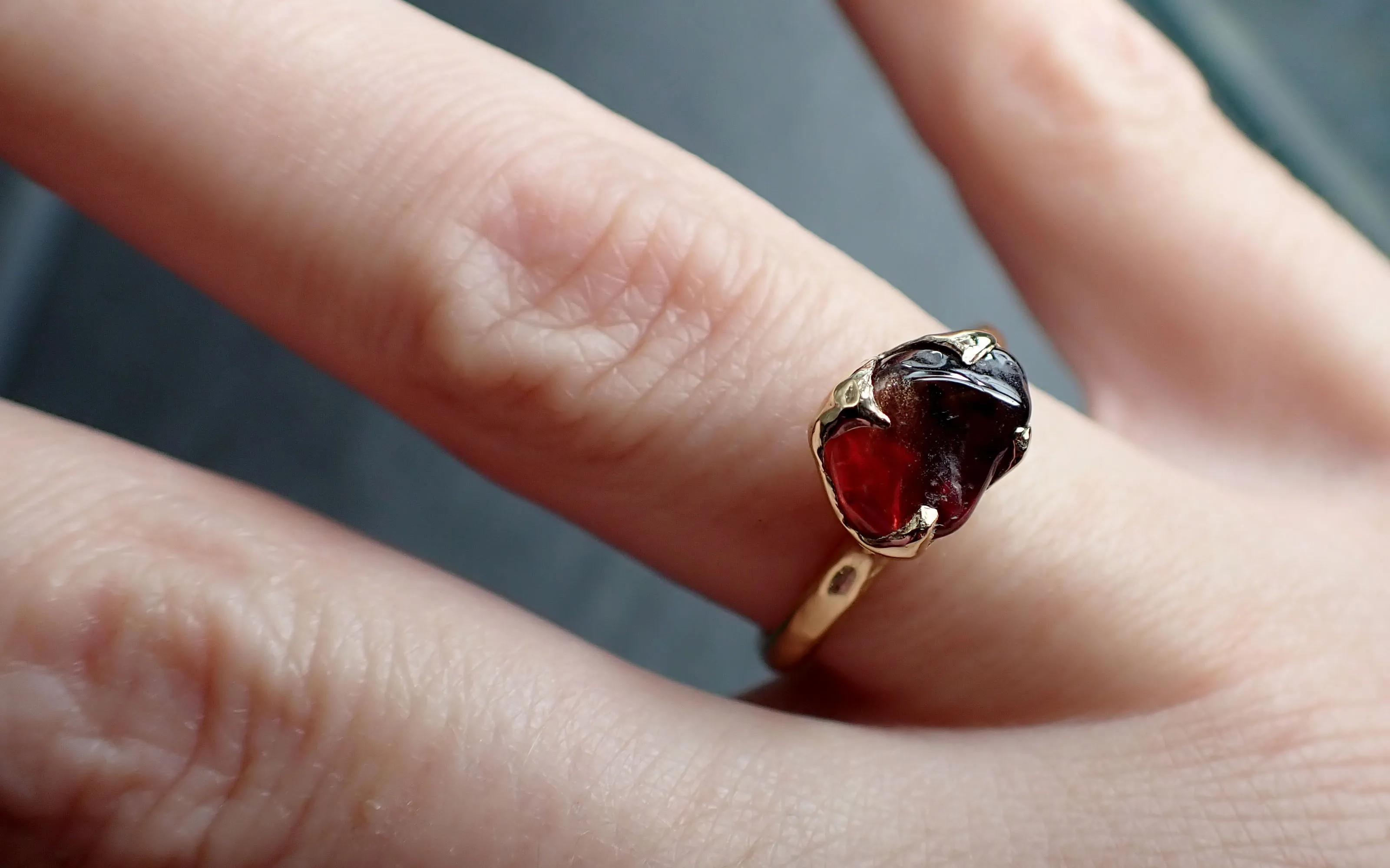 Sapphire tumbled yellow 18k gold Solitaire gemstone ring 2638