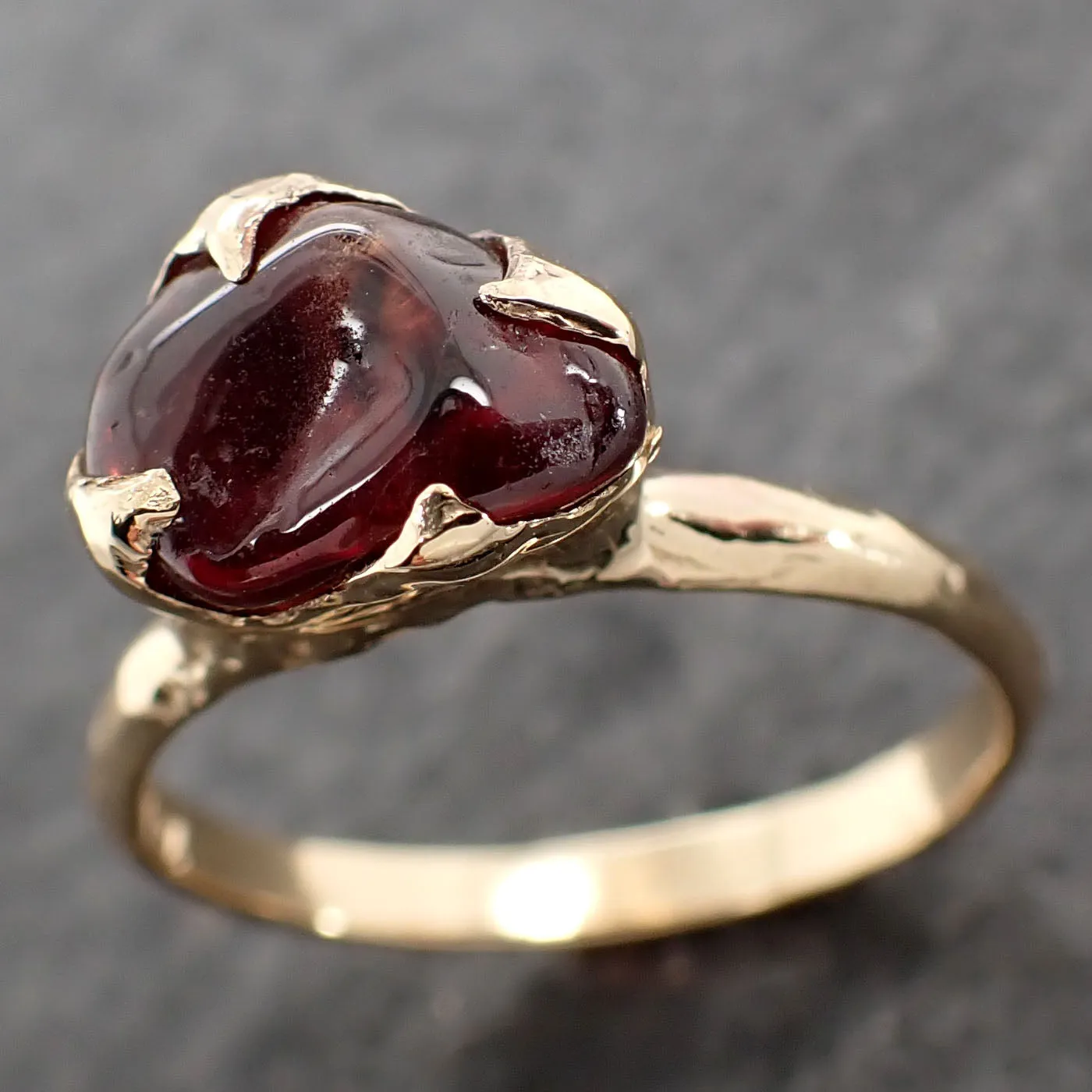 Sapphire tumbled yellow 18k gold Solitaire gemstone ring 2638