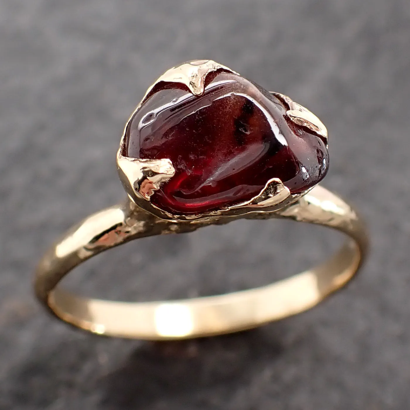 Sapphire tumbled yellow 18k gold Solitaire gemstone ring 2638