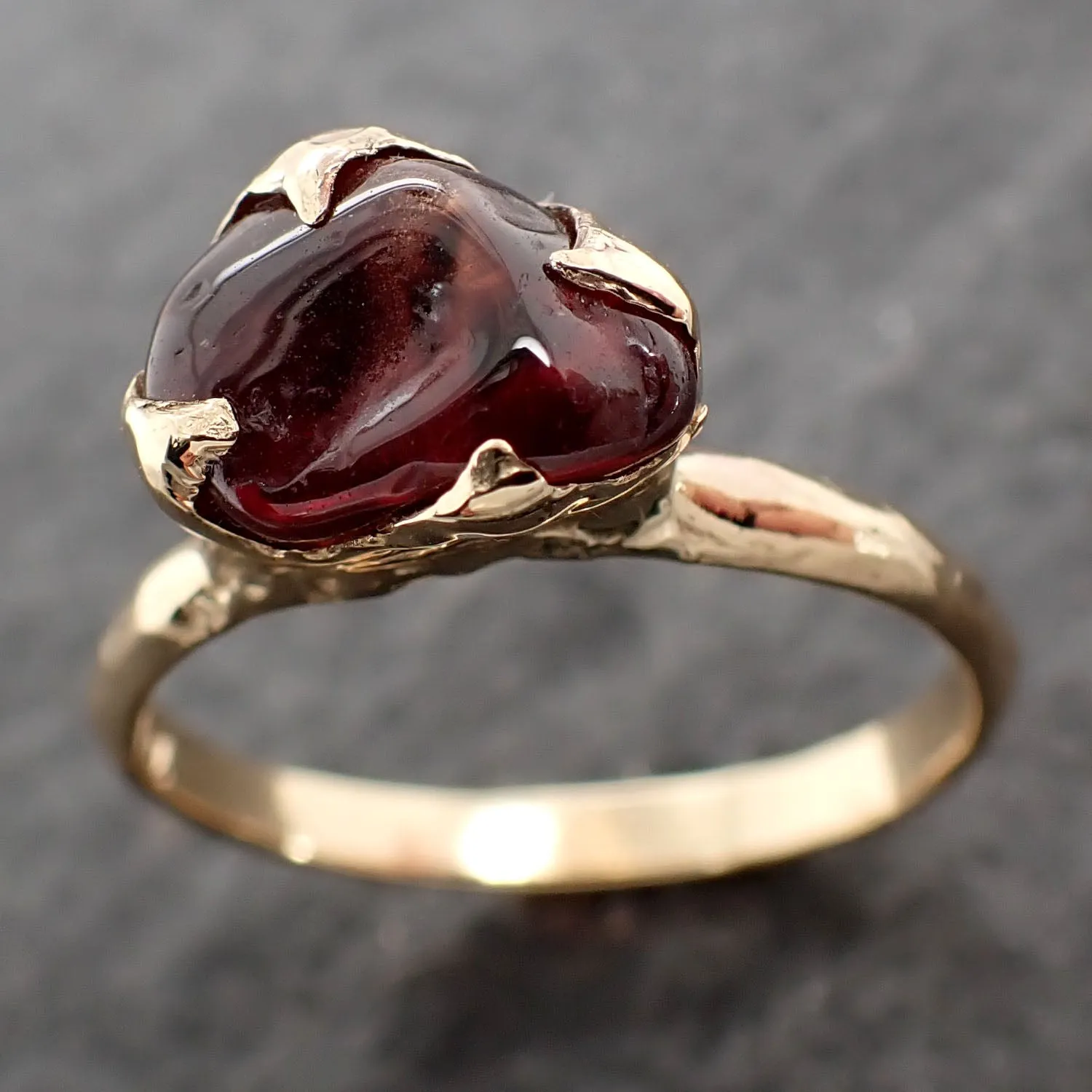 Sapphire tumbled yellow 18k gold Solitaire gemstone ring 2638