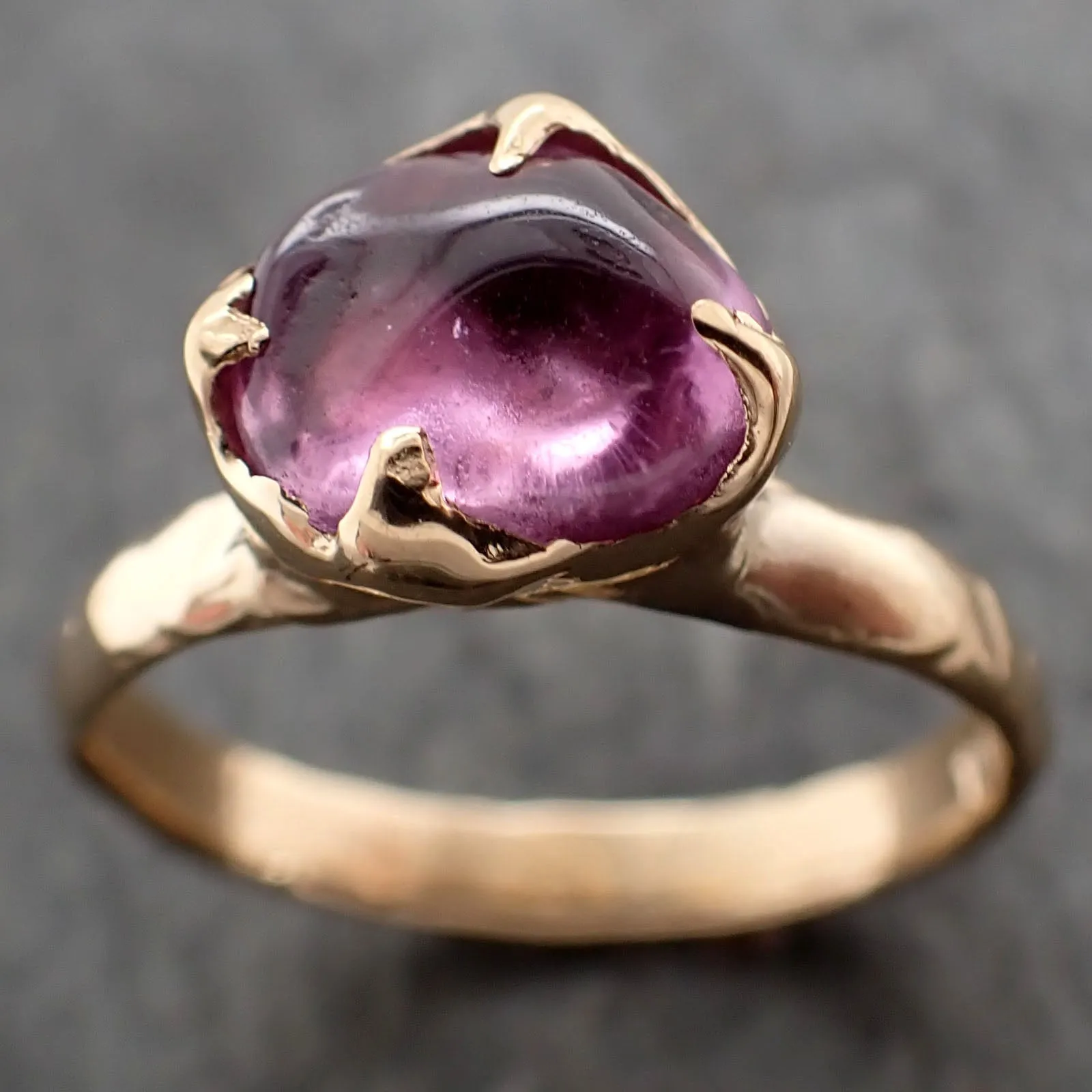 Sapphire tumbled yellow 18k gold Solitaire pink tumbled gemstone ring 2815