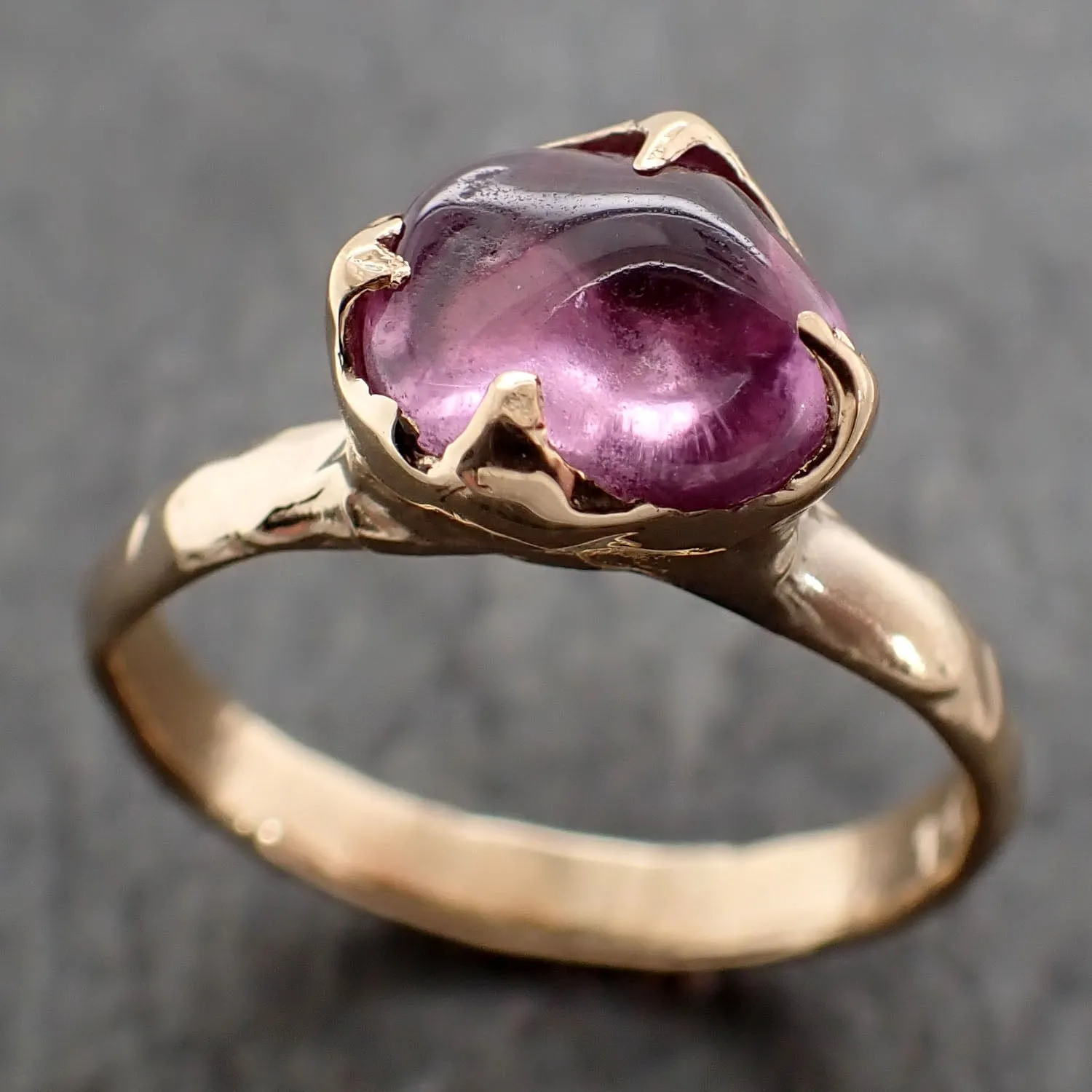 Sapphire tumbled yellow 18k gold Solitaire pink tumbled gemstone ring 2815