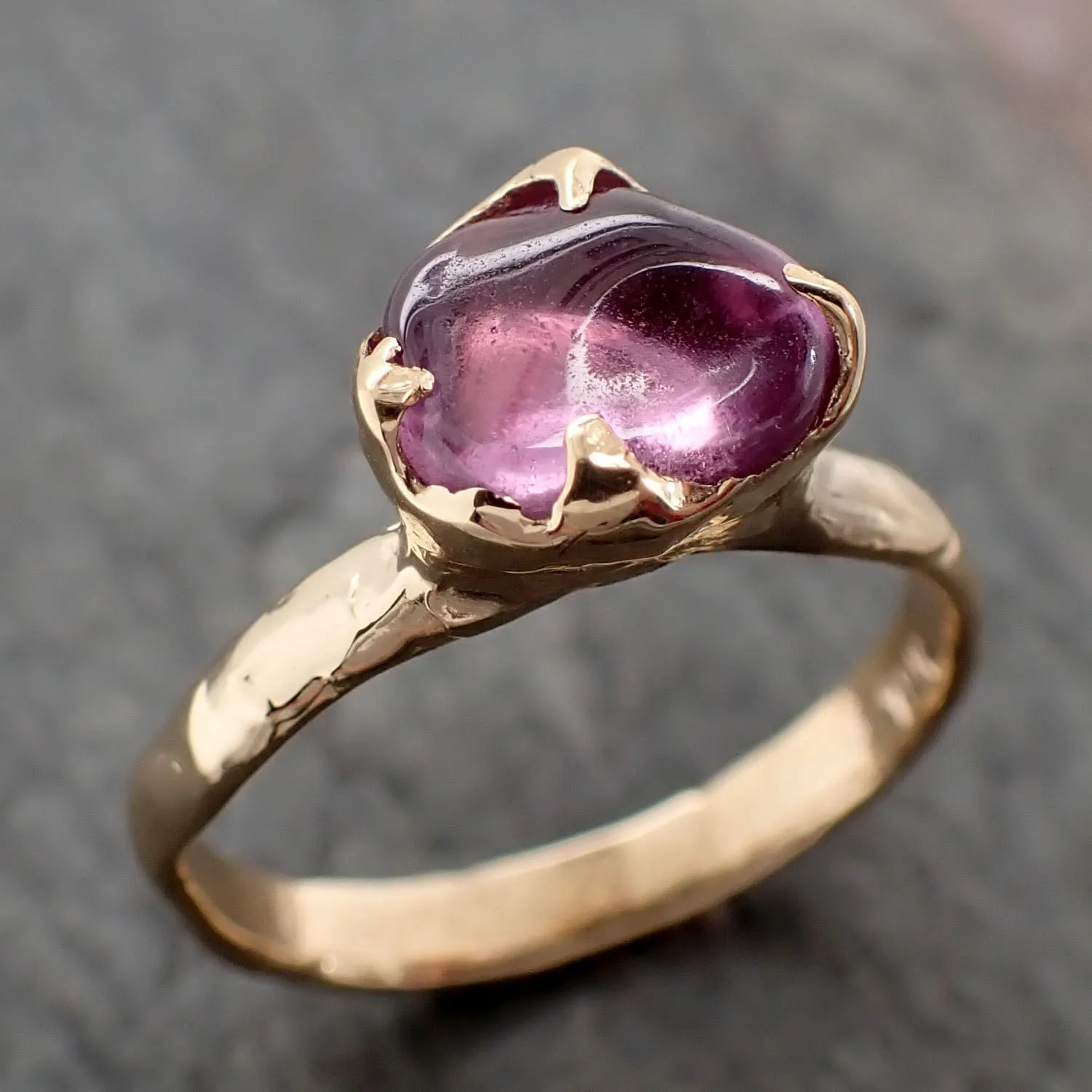 Sapphire tumbled yellow 18k gold Solitaire pink tumbled gemstone ring 2815