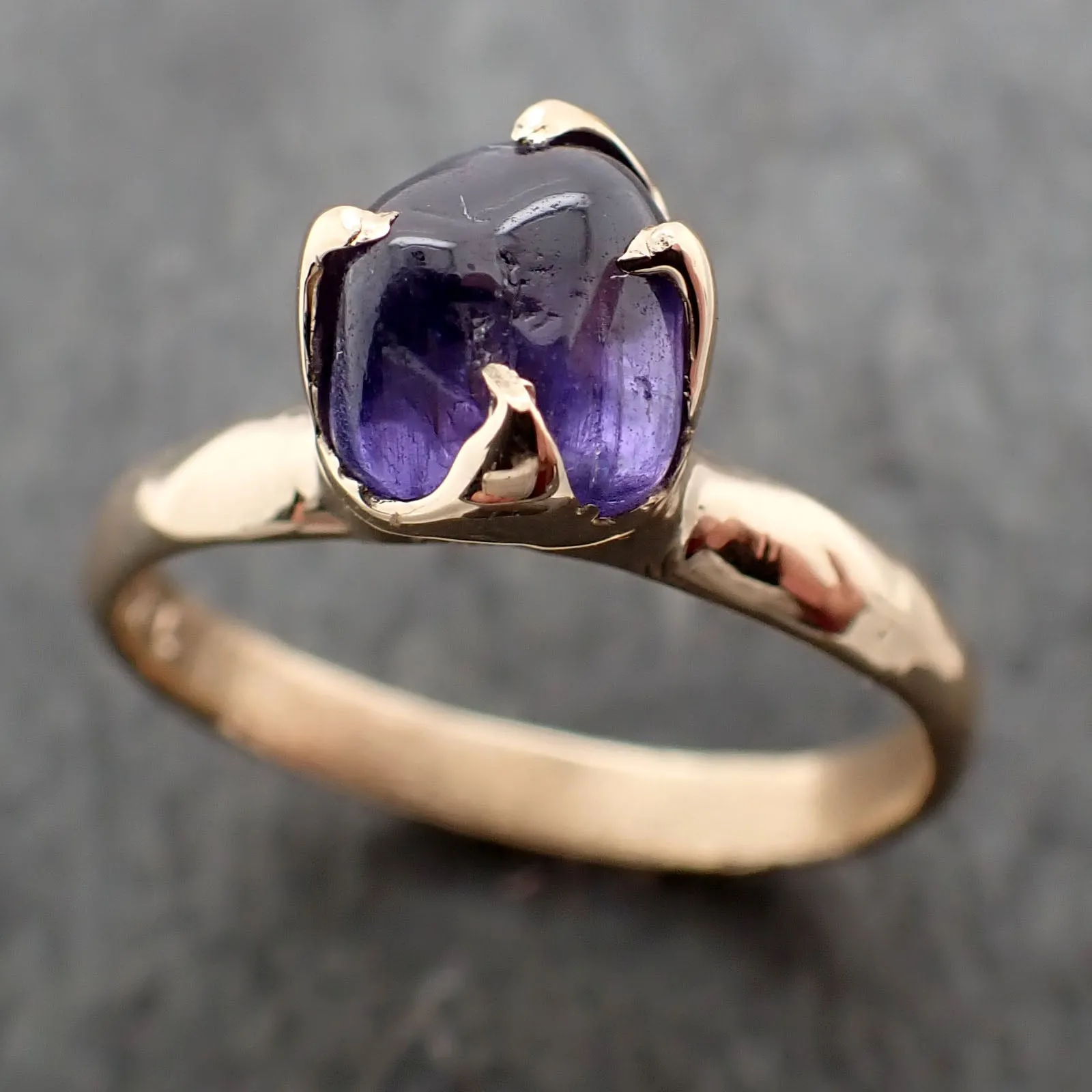 Sapphire tumbled yellow 18k gold Solitaire purple tumbled gemstone ring 2799