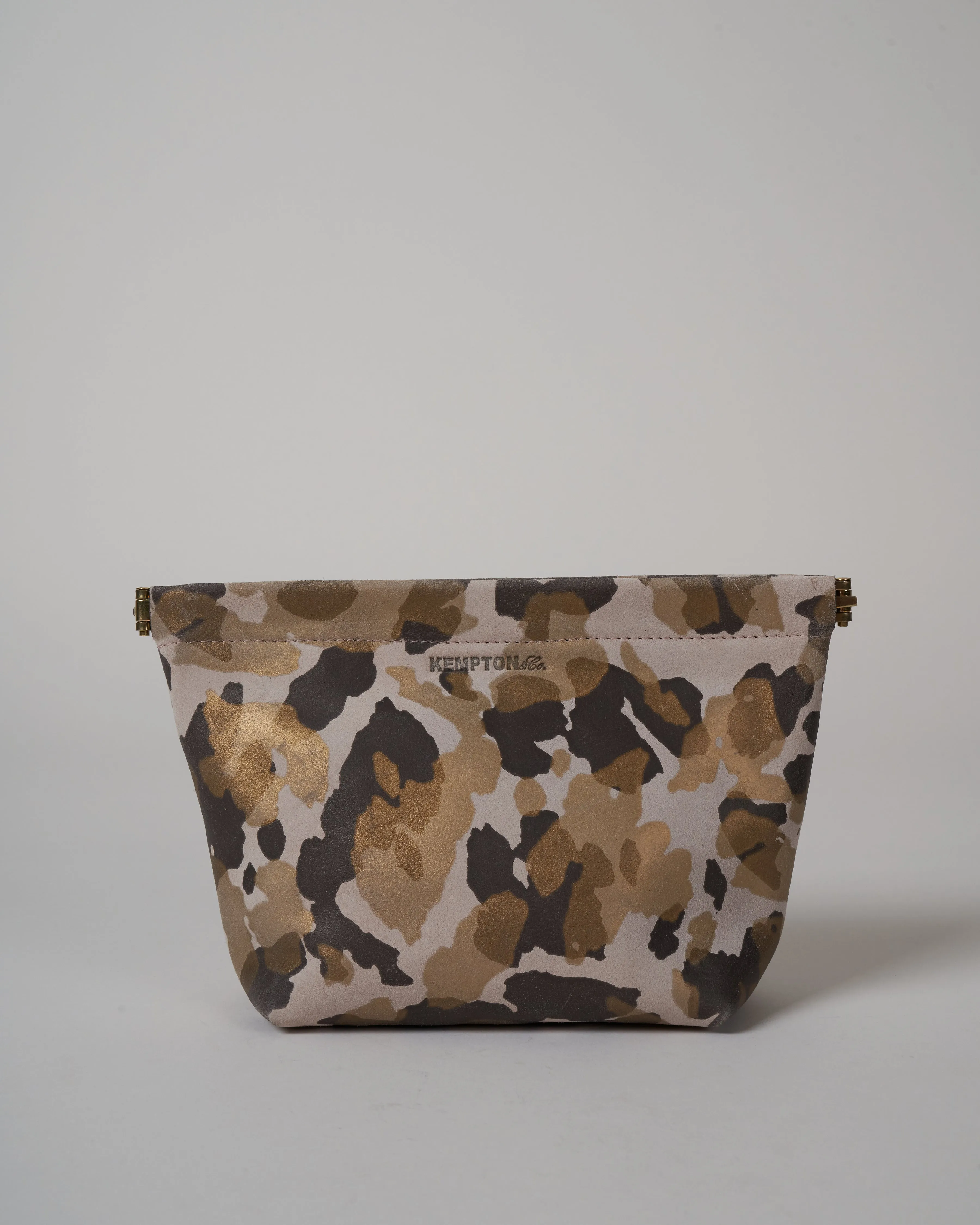 snap makeup bag - camo blush