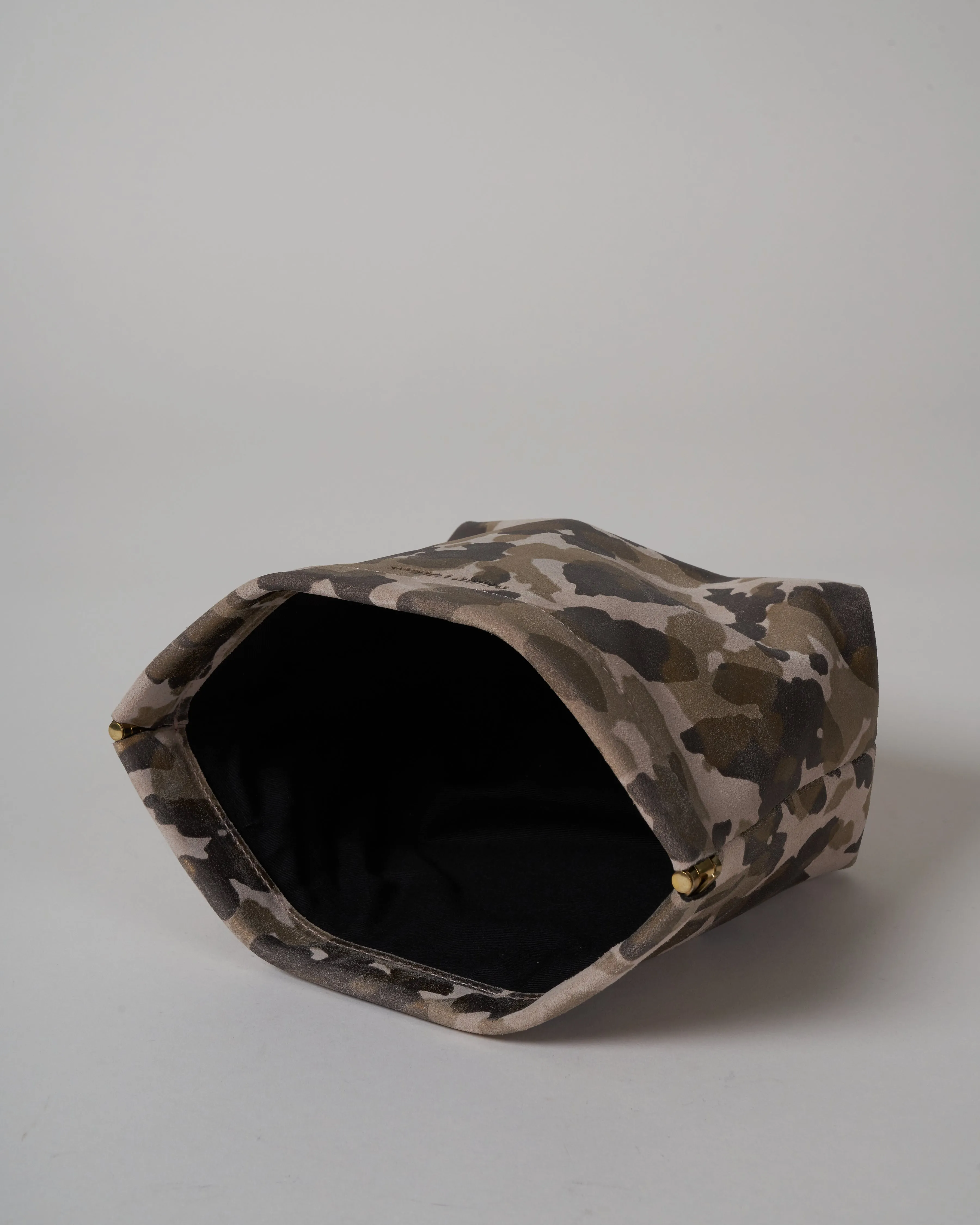 snap makeup bag - camo blush