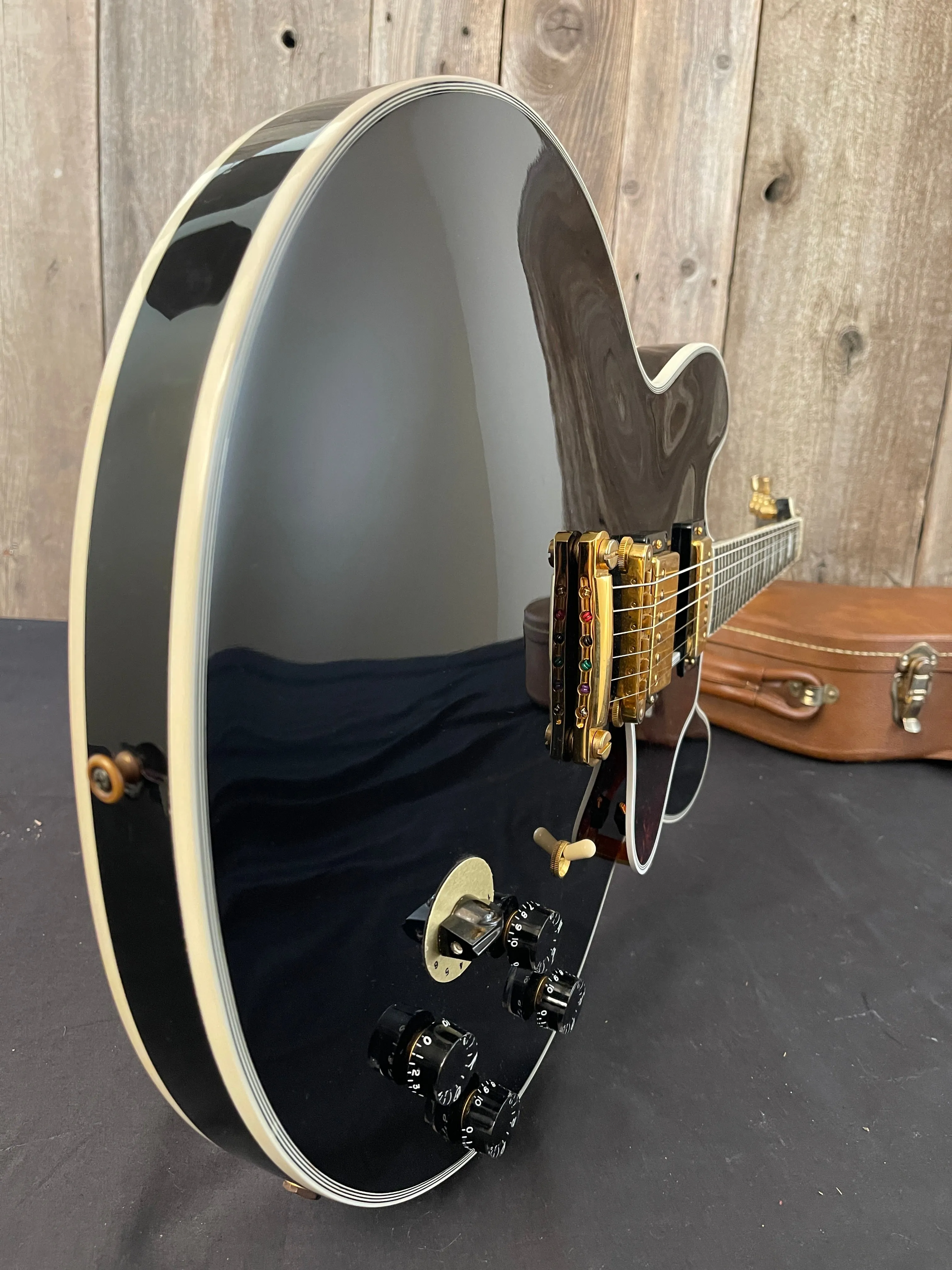 SOLD - Gibson BB King Signature Lucille 2001