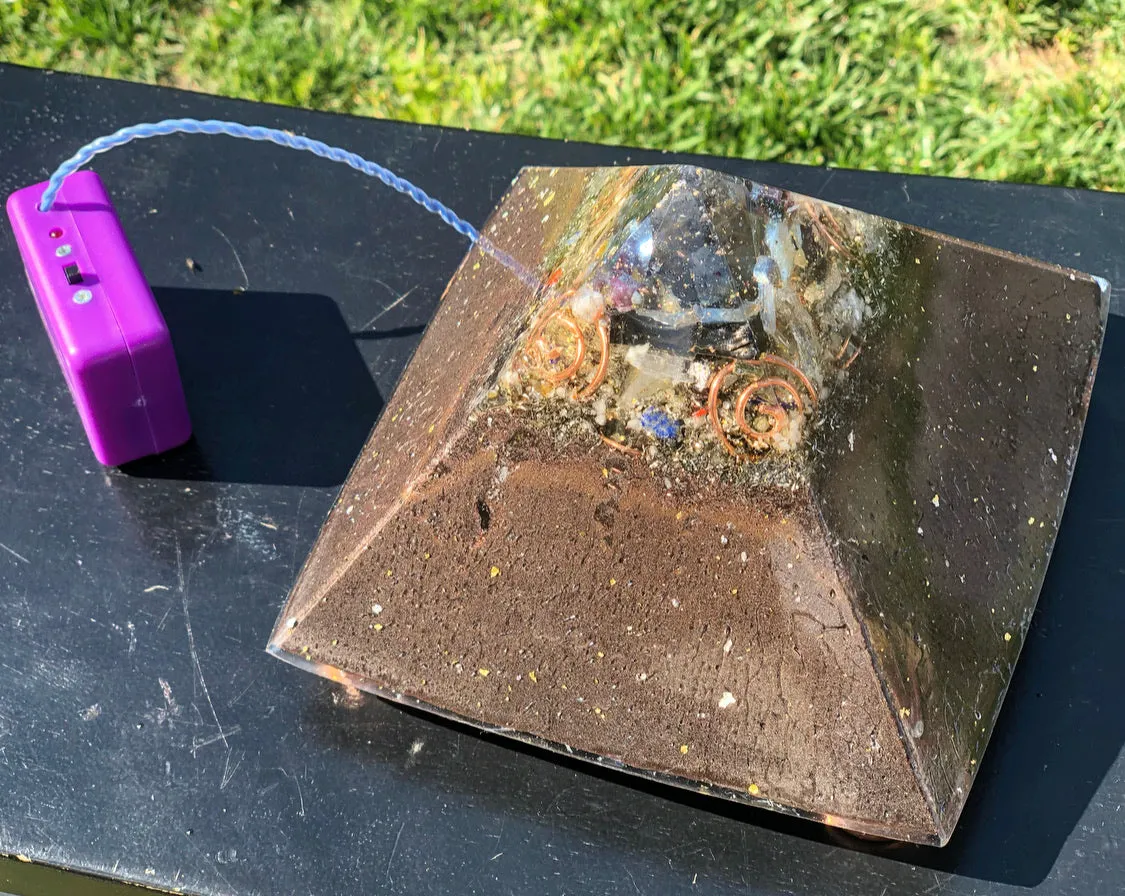 The "Jumbo Giza Equalizer" - Pulsed Radionics Orgone Pyramid, 6x6” Base