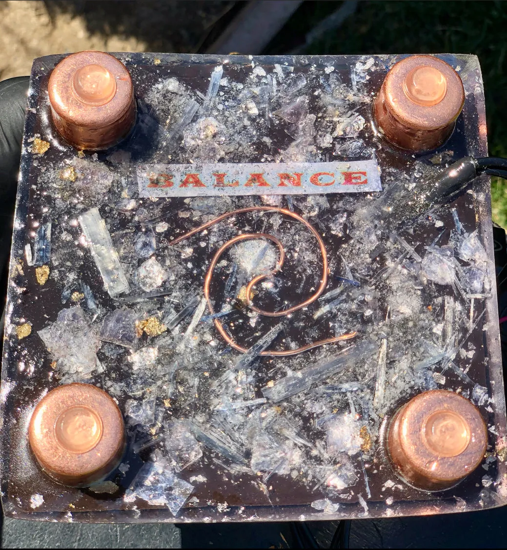 The "Jumbo Giza Equalizer" - Pulsed Radionics Orgone Pyramid, 6x6” Base