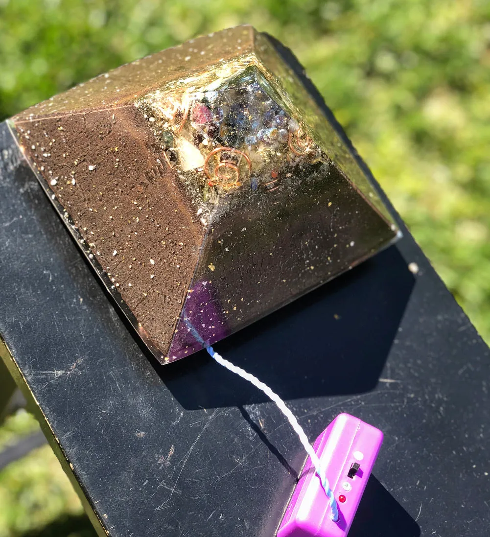 The "Jumbo Giza Equalizer" - Pulsed Radionics Orgone Pyramid, 6x6” Base
