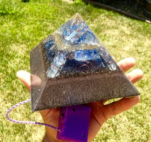 The "Jumbo Giza Equalizer" - Pulsed Radionics Orgone Pyramid, 6x6” Base