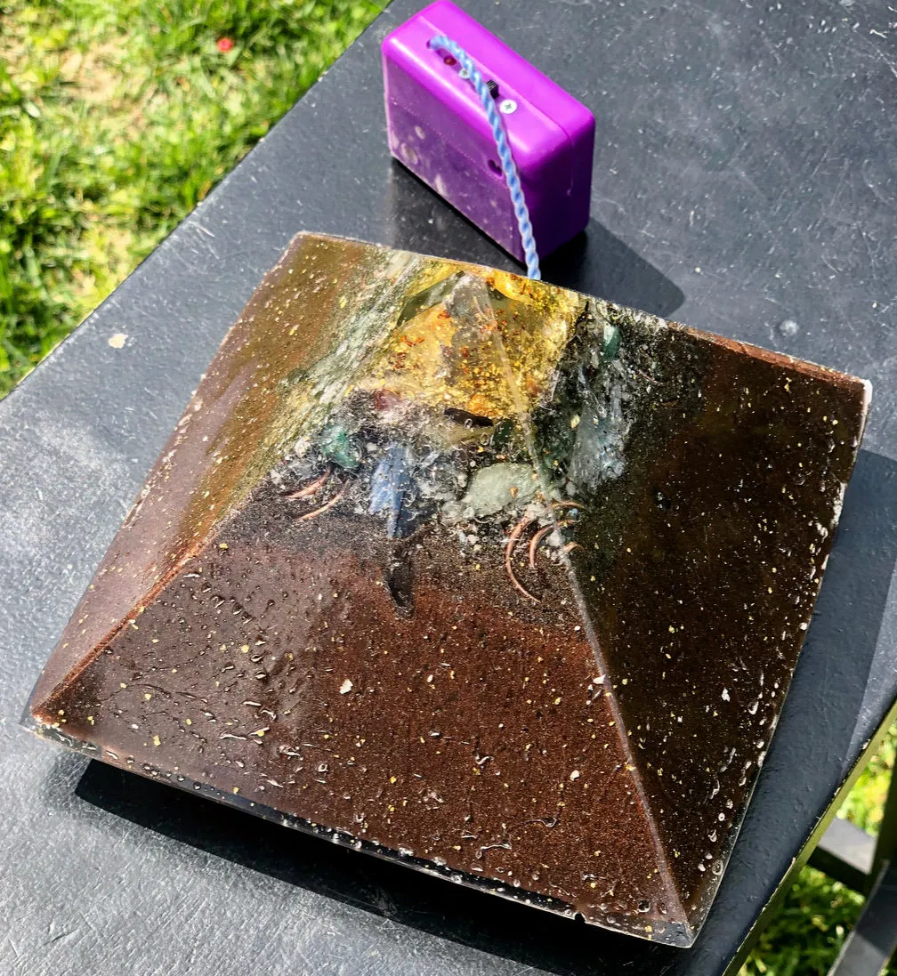 The "Jumbo Giza Equalizer" - Pulsed Radionics Orgone Pyramid, 6x6” Base