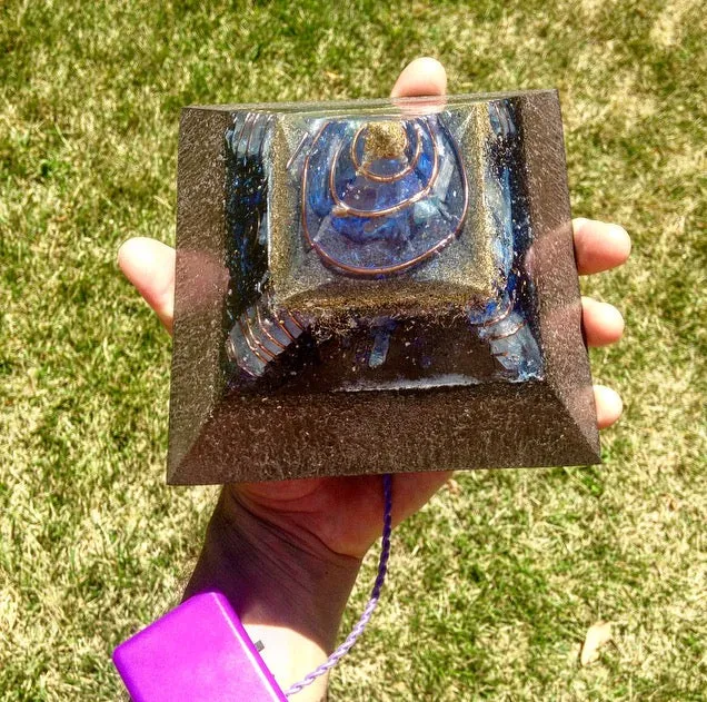 The "Jumbo Giza Equalizer" - Pulsed Radionics Orgone Pyramid, 6x6” Base