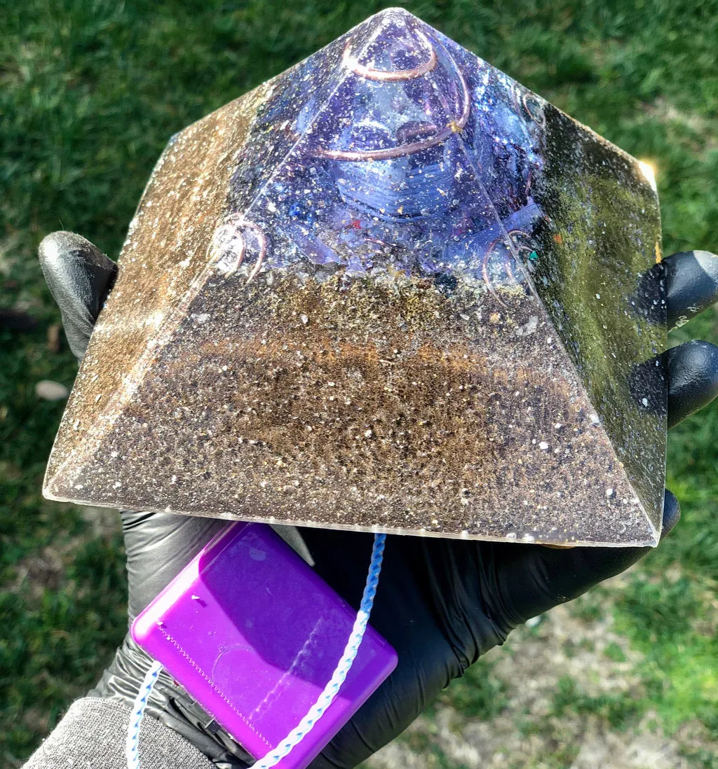 The "Jumbo Giza Equalizer" - Pulsed Radionics Orgone Pyramid, 6x6” Base