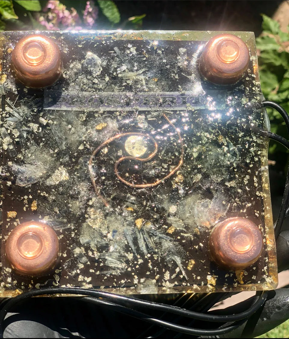 The "Jumbo Giza Equalizer" - Pulsed Radionics Orgone Pyramid, 6x6” Base