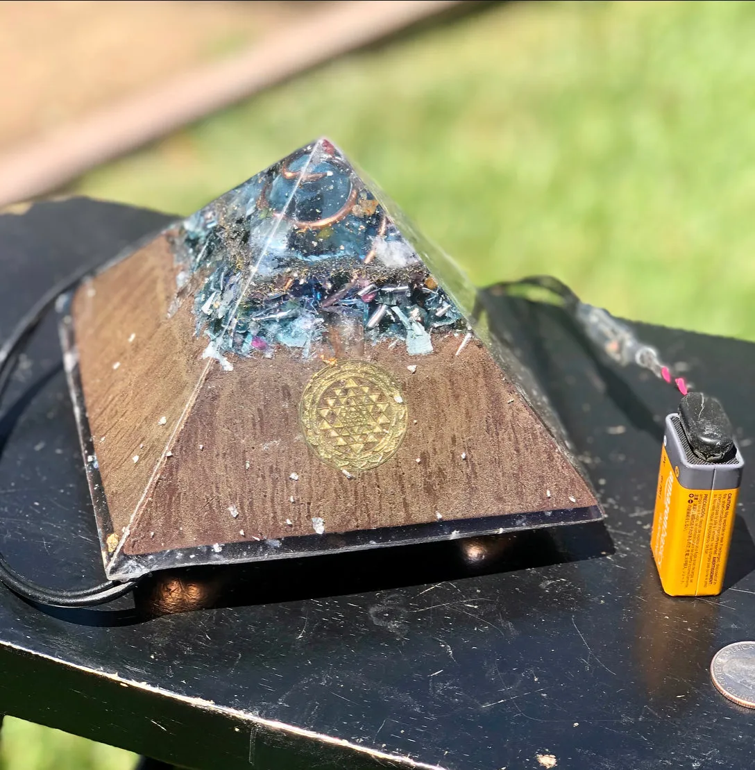The "Jumbo Giza Equalizer" - Pulsed Radionics Orgone Pyramid, 6x6” Base