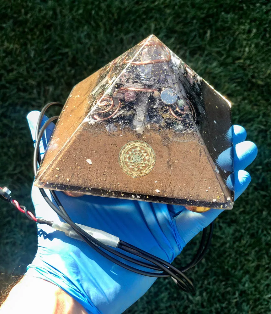 The "Jumbo Giza Equalizer" - Pulsed Radionics Orgone Pyramid, 6x6” Base