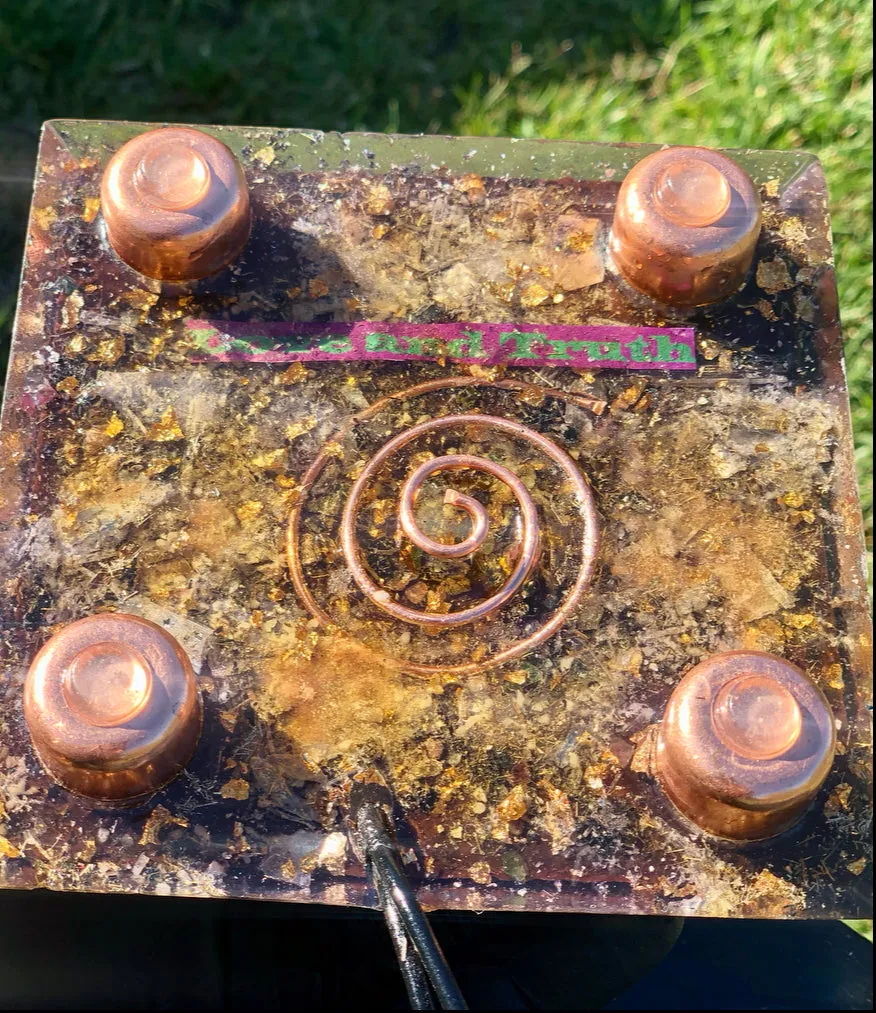The "Jumbo Giza Equalizer" - Pulsed Radionics Orgone Pyramid, 6x6” Base