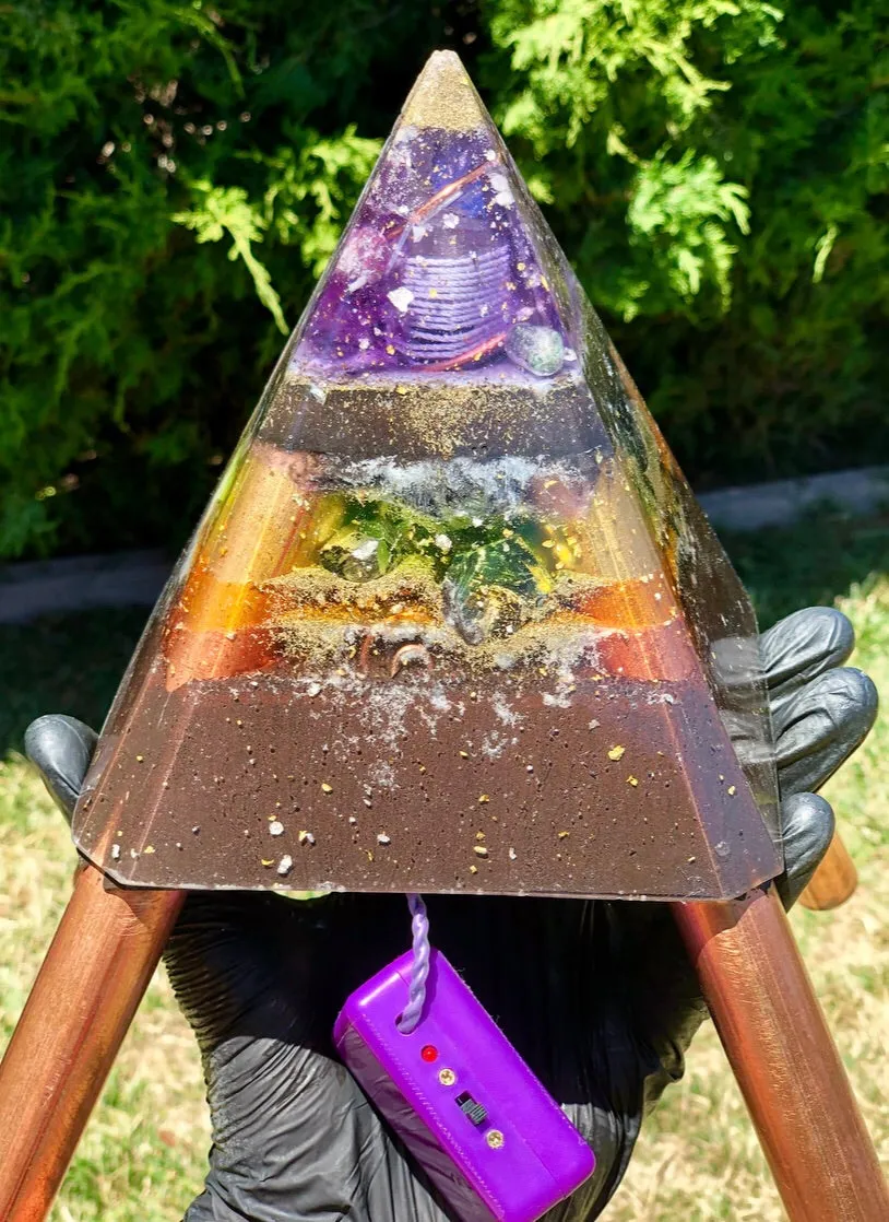 The "Nubian Chakra Equalizer Mini-Chembuster" - 6 lbs, 8 Sided Radionics Orgone Pyramid w/ Tensor Ring & Earth Pipes for grounding