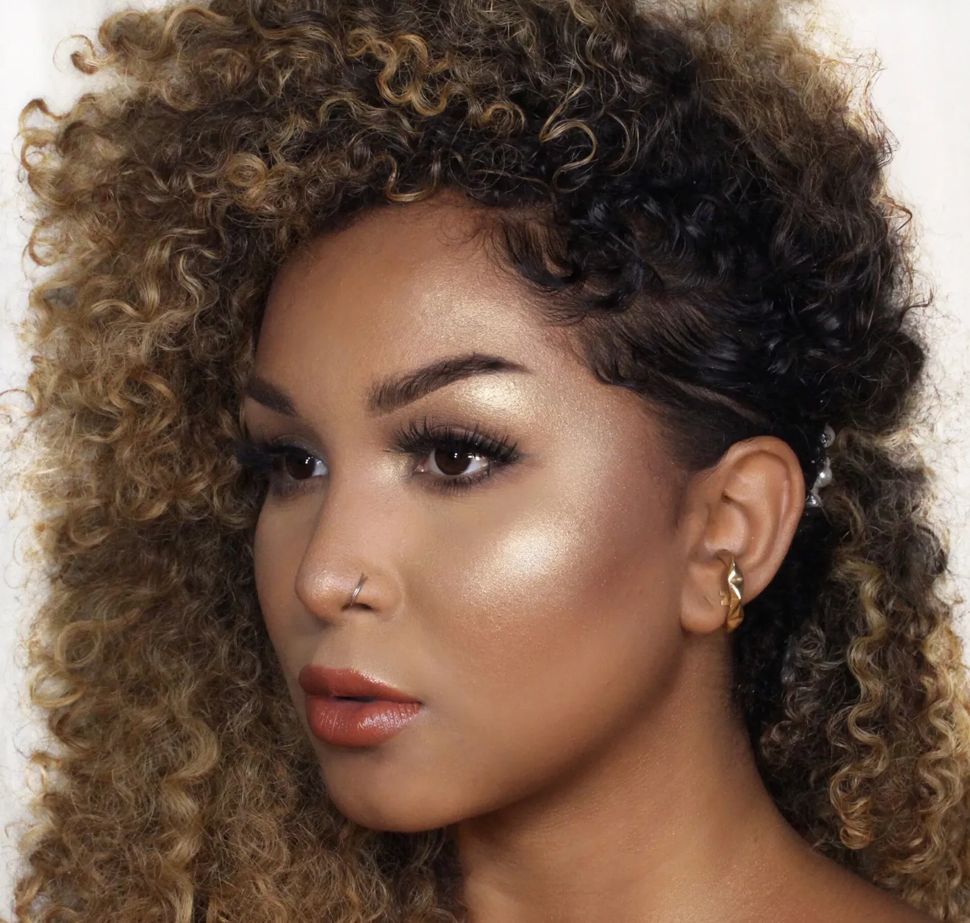 theBalm Let's Bolt Highlighter