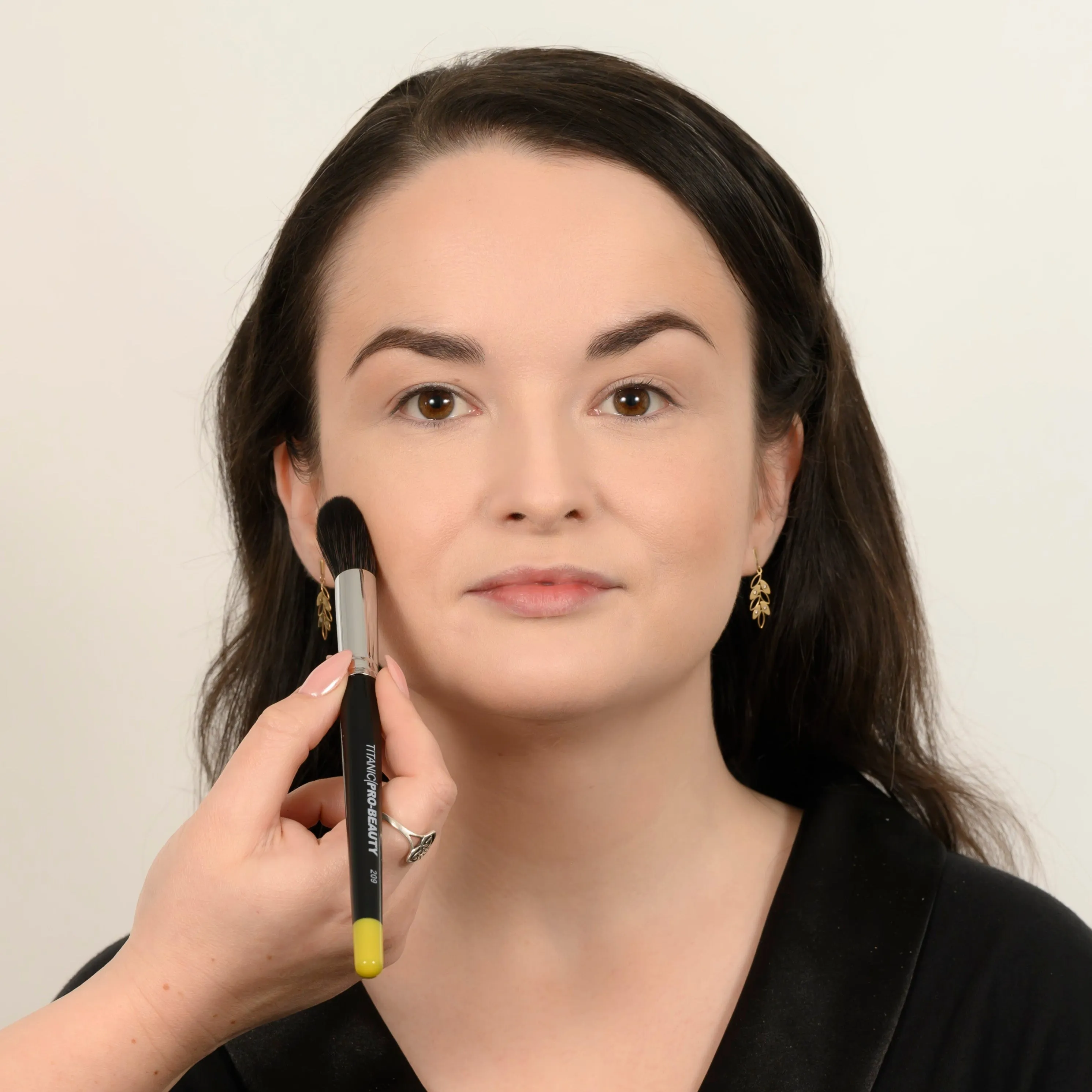 Ultimate Essentials - 11 Piece Beauty Set
